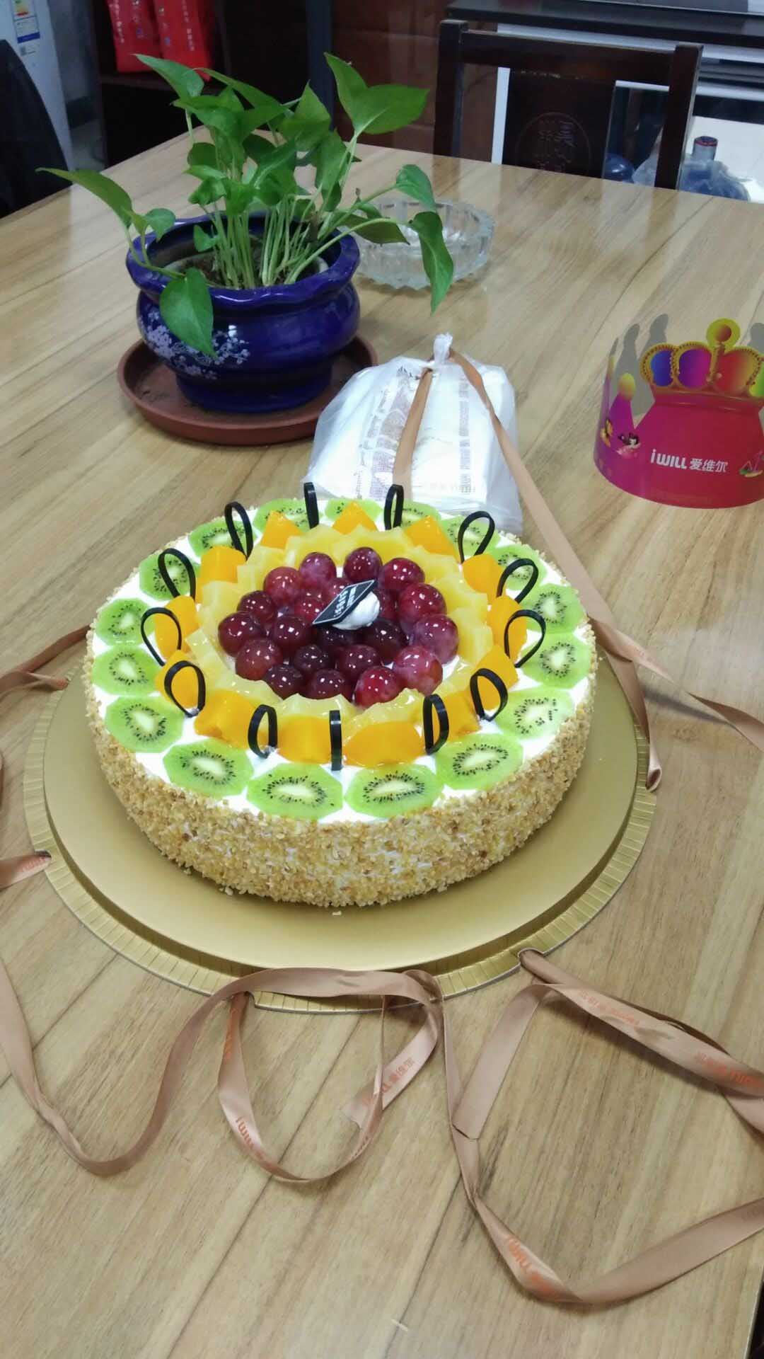 生日蛋（dàn）糕（gāo）來一（yī）張特寫（xiě）~